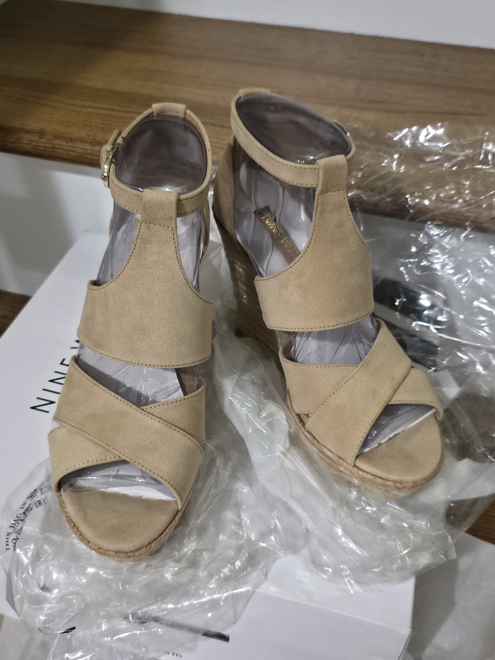 [Nine West] Beige Suede Espadrille Wedge Sandals(Size 6)
